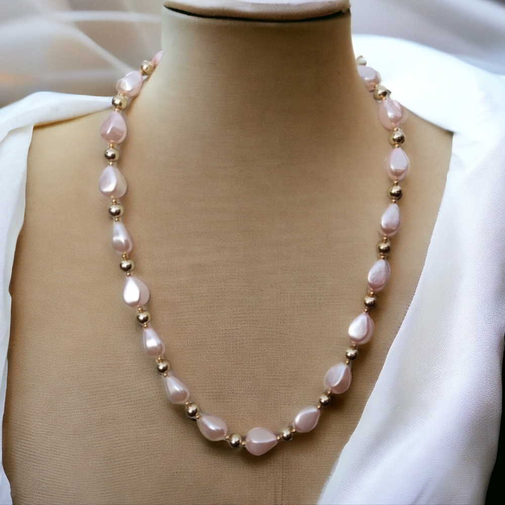 Vintage pink lucite and gold bead necklace